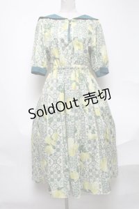 axes femme / レモン×タイル柄セーラーワンピース  イエロー S-25-02-04-055-AX-OP-AS-ZI