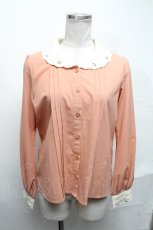 画像1: 【SALE】axes femme / カッティング刺繍襟リボン付きブラウス  オレンジ S-25-02-11-031-AX-BL-HR-ZT153 (1)