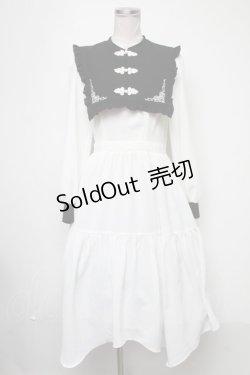 画像1: axes femme POETIQUE / チャイナボタン刺繍襟付ワンピース  黒ｘ白 S-25-02-15-053-AX-OP-HR-ZS