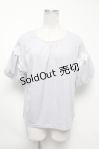 axes femme / フラワーレースパフ袖リブプルオーバー  サックス S-25-02-17-010-AX-TO-AS-ZS