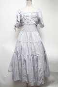 An MILLE / Flowerギャザーティアードワンピース  オフホワイト S-25-02-25-057-EL-OP-HR-ZS