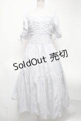 An MILLE / Flowerギャザーティアードワンピース  オフホワイト S-25-02-25-057-EL-OP-HR-ZS