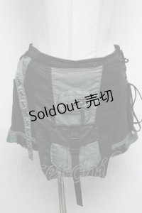 Qutie Frash / フラップ付きショートパンツ  黒ｘカーキ S-25-03-06-084-QU-PA-AS-ZS