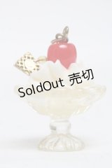 Q-pot. / チェリーサンデーピアス  白 S-25-03-10-1046-QP-AC-HR-ZS