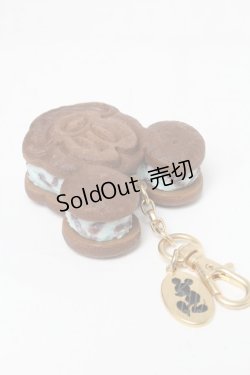 画像3: Q-pot. / ミッキーマウス/チョコミントクッキーサンドバックチャーム  ブラウン S-25-03-10-010-QP-AC-HR-ZS
