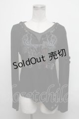 Ozz Croce / プリントｘ刺繍チェーン付ニットソー  黒 S-25-03-11-036-OO-TO-HR-ZS