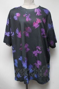 NieR Clothing / 総柄トップス  黒 S-25-03-13-052-PU-TS-HR-ZS