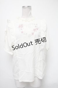 axes femme POETIQUE / フラワーハート刺 ブラウス  キナリ S-25-03-15-043-AX-BL-HR-ZS
