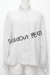 axes femme POETIQUE / フリルスタンドカラーブラウス  グレー S-25-03-22-026-AX-BL-HR-ZS