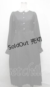 m petit by misako / レース襟プリーツワンピース  黒 S-25-03-23-1049-LO-OP-HR-ZS