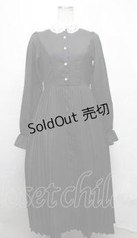 m petit by misako / レース襟プリーツワンピース  黒 S-25-03-23-1049-LO-OP-HR-ZS
