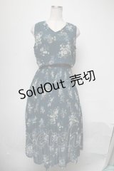 axes femme / 花柄プリーツノースリワンピース  グリーン S-25-03-28-061-AX-OP-AS-ZS