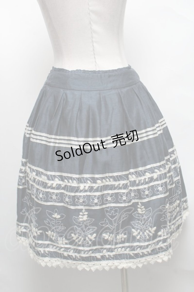 画像2: 【SALE】Jane Marple /お花刺繍スカート  紺 S-25-04-01-079-JM-SK-AS-ZT406 (2)