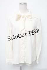 Ank Rouge / リボンタイ付きパールボタン長袖ブラウス  キナリ S-25-04-03-052-CA-BL-HR-ZS