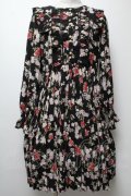 axes femme / 花柄プリーツワンピース  黒 S-25-04-06-052-AX-OP-HR-ZS
