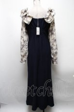 画像2: 【SALE】dazzlin / フリルカラードッキングワンピース  紺 S-25-04-12-065-LO-OP-AS-ZT413 (2)