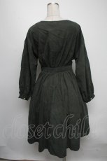 画像2: 【SALE】axes femme POETIQUE / ポリスウェード長袖ワンピース  グリーン S-25-04-17-061-AX-OP-HR-ZH (2)