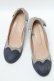 画像1: axes femme / 切替リボンヒールパンプス  紺ｘオフ S-25-04-18-001-AX-SH-HR-ZS (1)