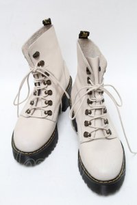 Dr.Martens （Getta Grip） / LEONA厚底ヒールブーツ UK5 ベージュ S-25-04-18-020-PU-SH-AS-ZS