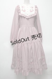 axes femme POETIQUE / ブロッキングベリー刺繍ワンピース ピンク  S-25-04-19-039-AX-OP-AS-ZS