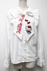 axes femme / ハローキティ刺繍ブラウス  白 S-25-04-23-032-AX-BL-AS-ZS