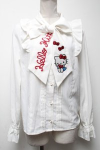 axes femme / ハローキティ刺繍ブラウス  白 S-25-04-23-032-AX-BL-AS-ZS