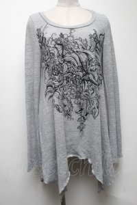 Ozz Croce / ゴシックプリントイレギュラーカットソー  グレー S-25-04-27-026-OO-TO-HR-ZS
