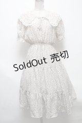 axes femme POETIQUE / ビッグ襟花柄ワンピース  白 S-25-04-28-030-AX-OP-HR-ZS