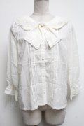 axes femme POETIQUE / リボン付きダブルカラーブラウス  キナリ S-25-04-28-005-AX-BL-HR-ZS