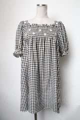 Katie / マーガレット刺繍ギンガムチェック半袖ワンピース  黒ｘ白 S-25-05-01-034-LO-OP-HR-ZS