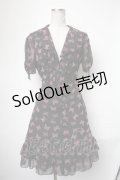 axes femme / バタフライプリントシフォンワンピース  黒ｘピンク S-25-05-01-036-AX-OP-HR-ZS