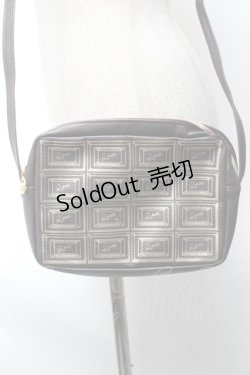 画像1: Q-pot. / チョコレートバーショルダーバッグ  ブラウン S-25-05-21-029-QP-BG-AS-ZS