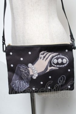 画像1: Q-pot. / SEASONAL LOOK BOOK 〜CAKE〜 パールホイップサコッシュ ムック本付録  黒 S-25-05-21-019-QP-BG-AS-ZS