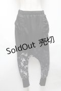 NieR Clothing / プリント切替サルエルパンツ  黒 S-25-05-22-043-PU-PA-AS-ZS