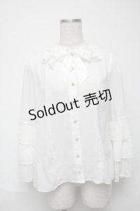 axes femme kawaii / 3段フリル姫袖ブラウス  白 S-25-05-24-011-AX-BL-AS-ZS