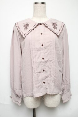 画像1: axes femme POETIQUE / フラワー刺繍スカラップ襟ブラウス  ベージュ S-25-05-28-025-AX-BL-AS-ZS