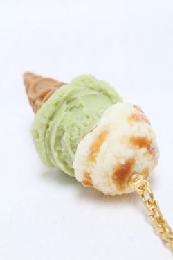 画像3: Q-pot. / シーソルトキャラメル＆ピスタチオダブルアイスクリームバッグチャーム  ベージュｘグリーン S-25-05-28-003-QP-AC-HR-ZS