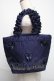 画像1: Maison de FLEUR / ダイヤキルトリボンフリルハンドルトートバッグ  紺 S-25-06-01-023-LO-BG-HR-ZS (1)