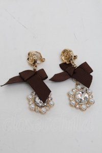 m petit by misako / ビジューリボンイヤリング  ブラウン S-25-06-09-009-LO-AC-HR-ZS