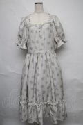 m petit by misako / AOKハナガラスクエアワンピース 3L ベージュ S-25-06-09-1033-LO-OP-HR-ZS