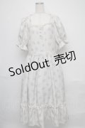 m petit by misako / AOKハナガラスクエアワンピース 3L ベージュ S-25-06-09-1033-LO-OP-HR-ZS
