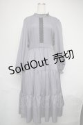 m petit by misako / AOK＊レースティアードワンピース  グレー S-25-06-09-1039-LO-OP-HR-ZS