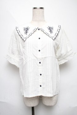 画像1: axes femme POETIQUE / ブーケ刺繍スカラップ襟ブラウス  キナリ S-25-06-11-017-AX-BL-AS-ZS