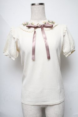 画像1: axes femme POETIQUE / フラワーリボン刺繍襟プルオーバー  オフ S-25-06-11-020-AX-TO-AS-ZS
