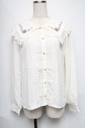 axes femme POETIQUE / フラワークロス刺繍ブラウス  オフ S-25-06-11-024-AX-BL-AS-ZS