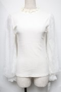 axes femme / レース重ねボリューム袖プルオーバー  白 S-25-06-11-025-AX-TO-AS-ZS