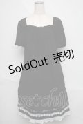 Ozz Croce / 裾プリーツ刺繍ワンピース  黒ｘ白 S-25-06-20-040-OO-OP-HR-ZS