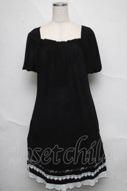 画像1: Ozz Croce / 裾プリーツ刺繍ワンピース  黒ｘ白 S-25-06-20-040-OO-OP-HR-ZS