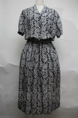 画像1: INGEBORG / ペイズリー柄半袖開襟ワンピース  ネイビー S-25-06-23-047-LO-OP-SA-ZT472 (1)