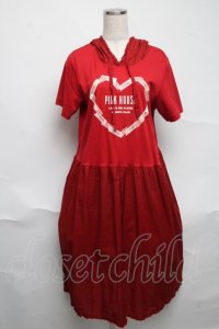 PINK HOUSE / ハートプリントフードワンピース  赤 S-25-06-23-035-LO-OP-AS-ZS